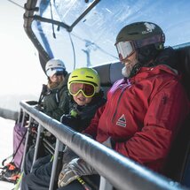 Familie am Sessellift