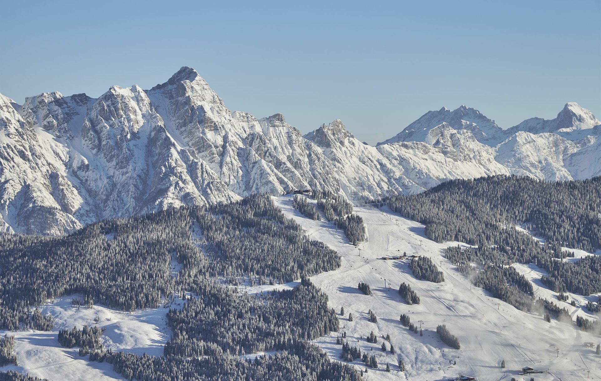 Verschneite Berglandschaft