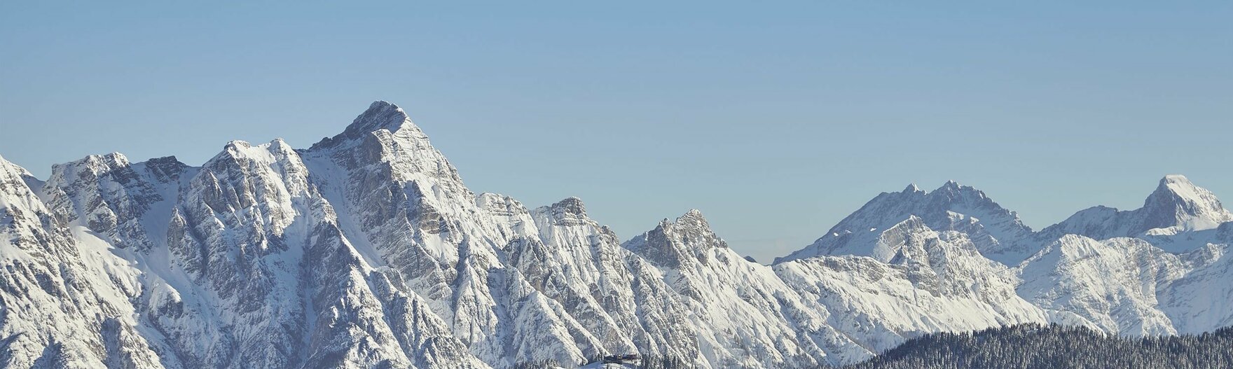 Verschneite Berglandschaft