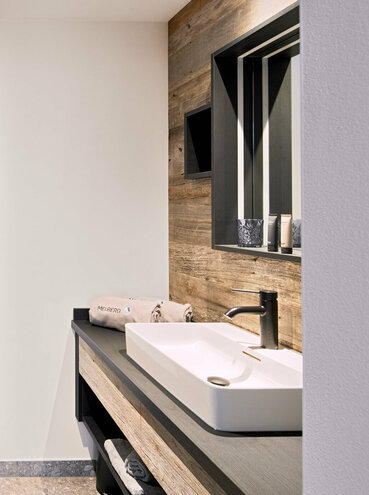 Blick ins Badezimmer im Mei.Auszeit Appartement