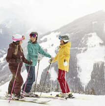 Skifahrer im Schneetreiben